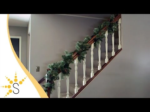 Sunnydaze Decor Sunnydaze 9ft Pre-Lit Artificial Christmas Garland With Pinecones 6 Sunnydaze Decor Sunnydaze 9ft Pre-Lit Artificial Christmas Garland With Pinecones - Image 6